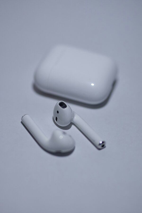 Apple AirPods Pro (2nd generation) with MagSafe Case (USB-C) Bluetooth  (White, True Wireless)